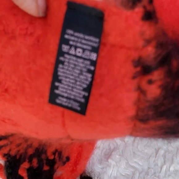 Victoria's Secret Buffalo check scarf - Picture 3 of 7